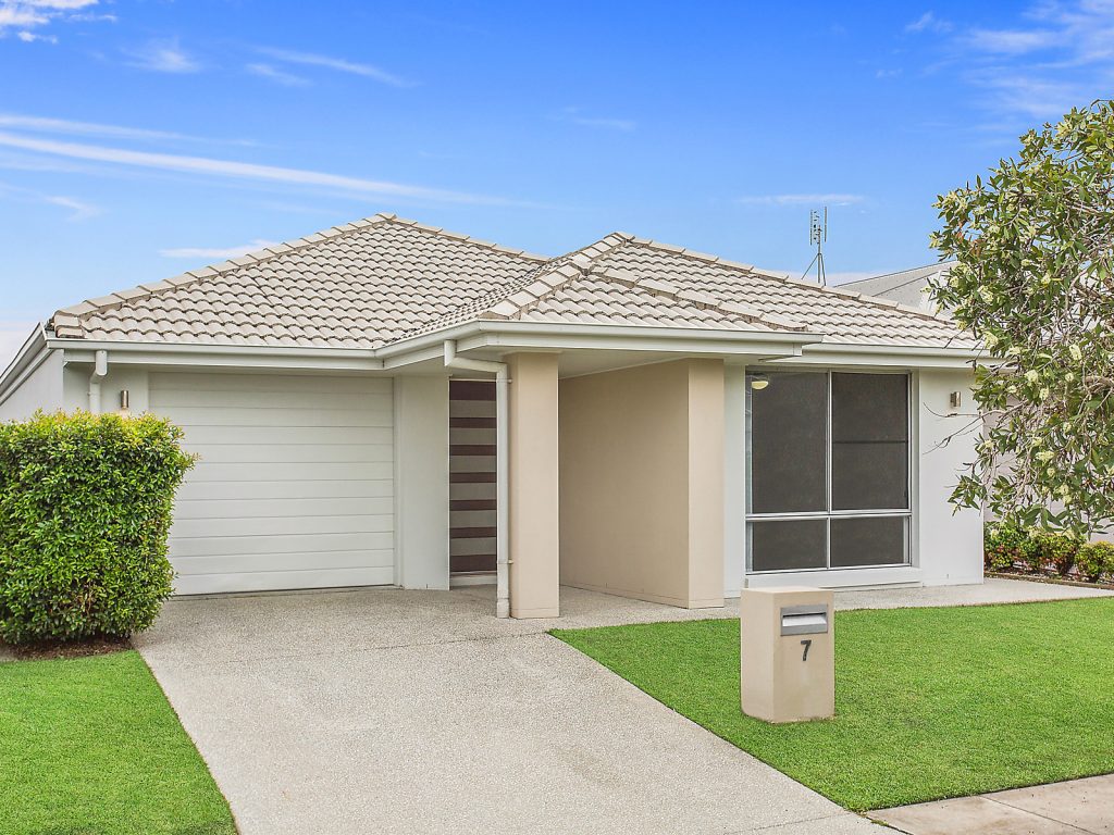 7 Cobia Court, Mountain Creek QLD 4557 - photo 4