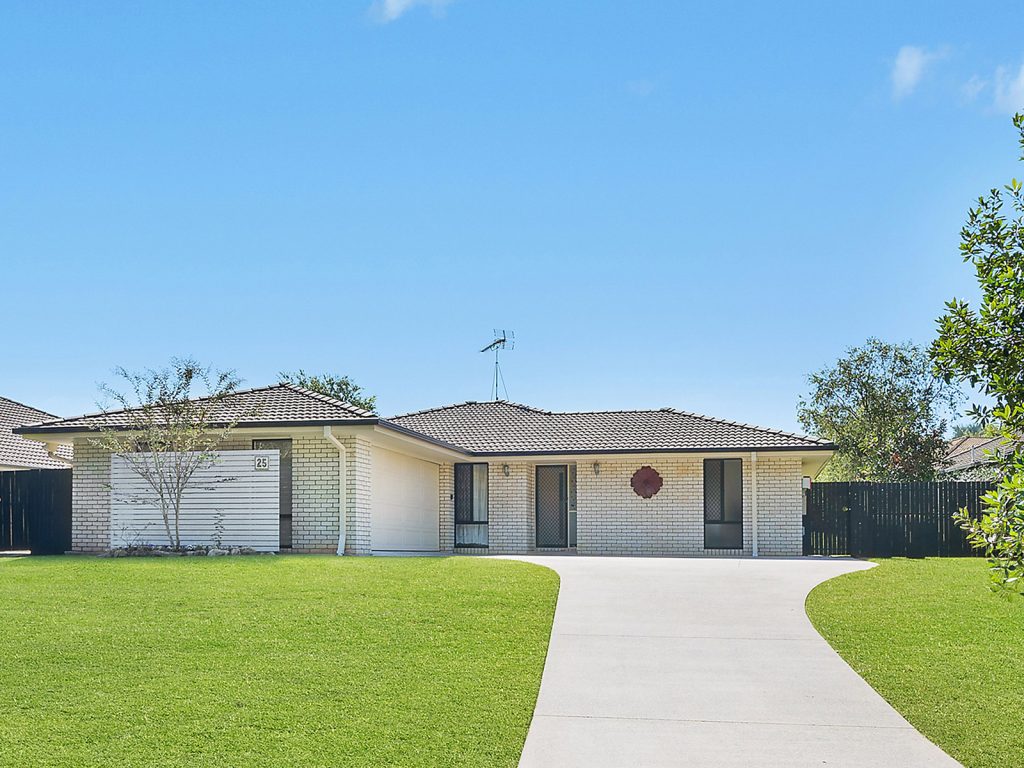 25 Smerdon Way, Glass House Mountains QLD 4518 - photo 2