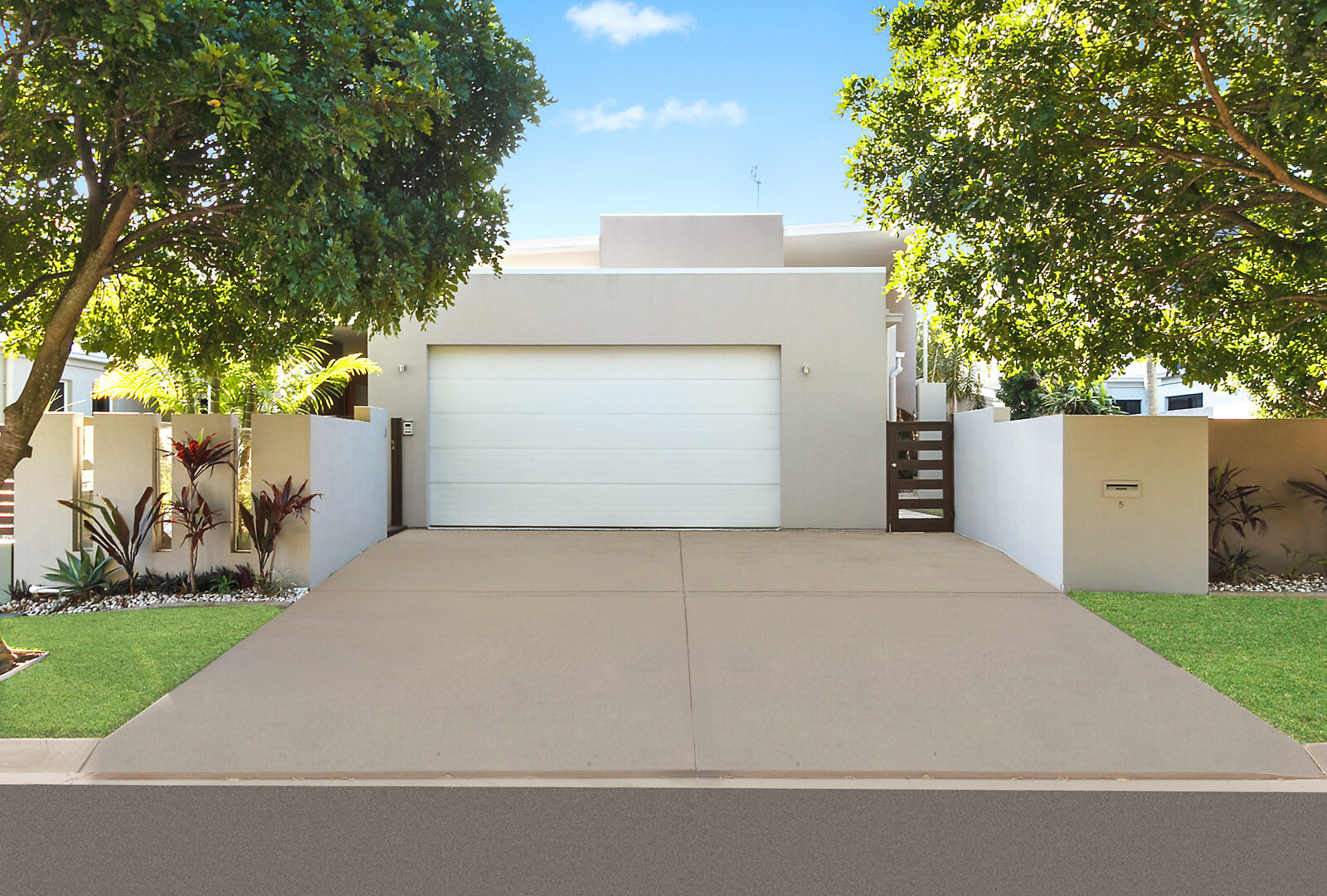5 Melos Place, Kawana Island QLD 4575 - photo 4
