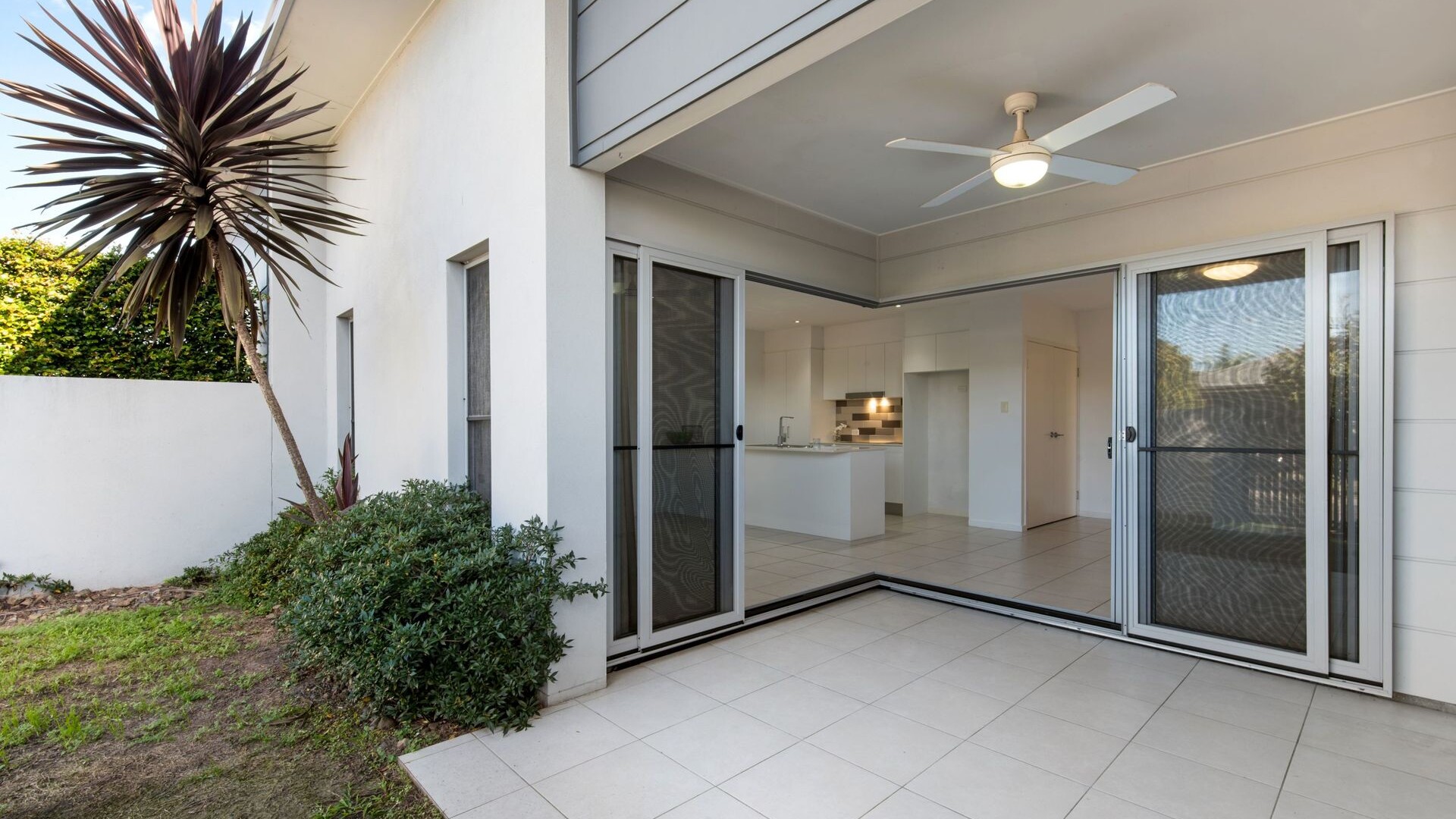2/3 Tarwhine Place, Mountain Creek QLD 4557 - photo 3