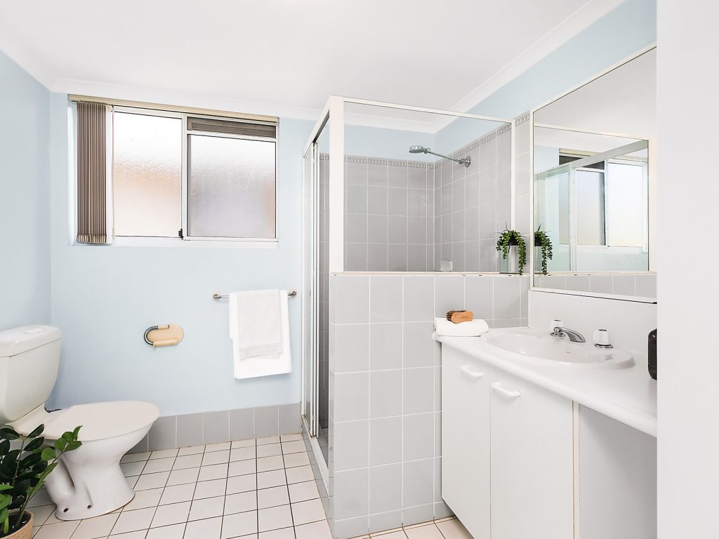 1/25 Saltair Street, Kings Beach QLD 4551 - photo 5