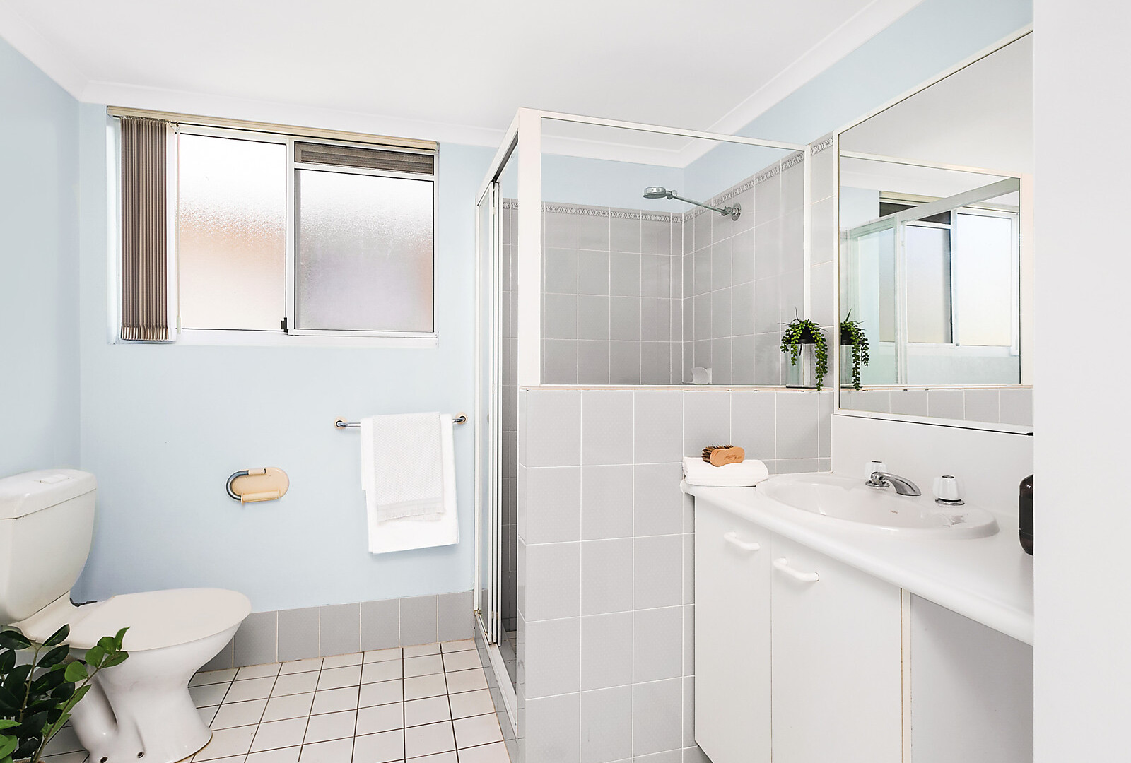 1/25 Saltair Street, Kings Beach QLD 4551 - photo 5