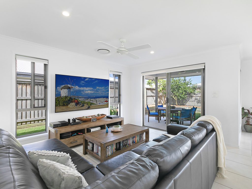 25 Meredith Crescent, Baringa QLD 4551 - photo 4