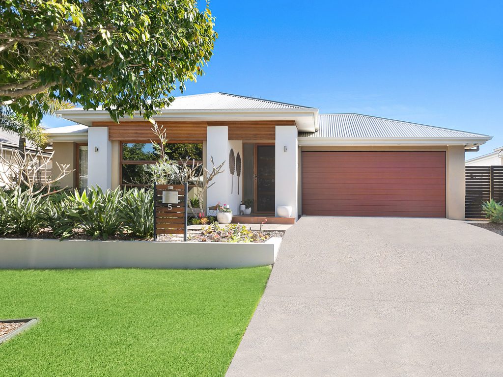 5 Azure Street, Caloundra West QLD 4551 - photo 5