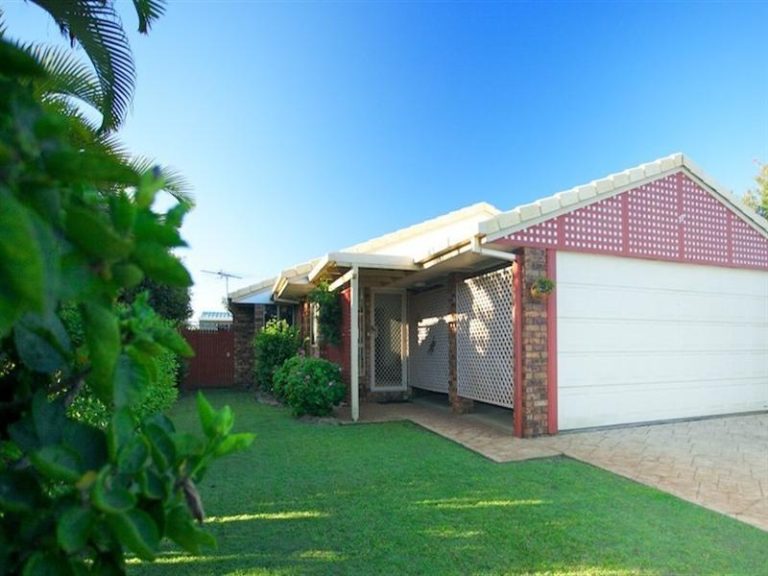 11 Tranquillity Crescent, Bongaree