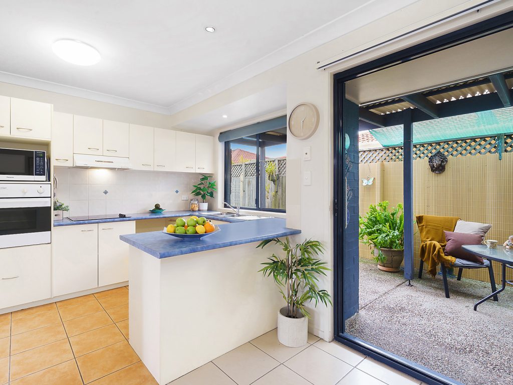 3/8 Sandpiper Court, Sandstone Point QLD 4511 - photo 4