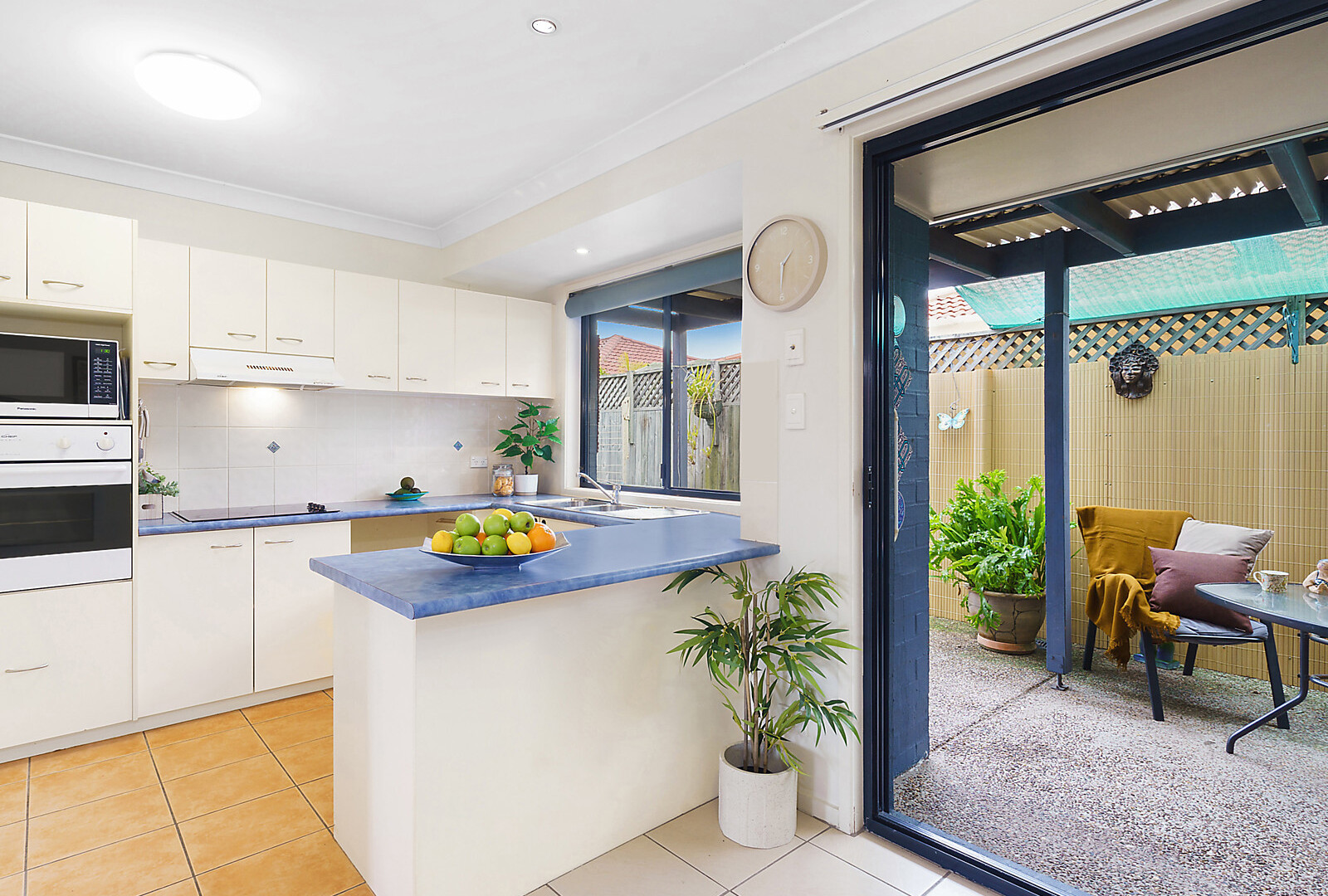 3/8 Sandpiper Court, Sandstone Point QLD 4511 - photo 4