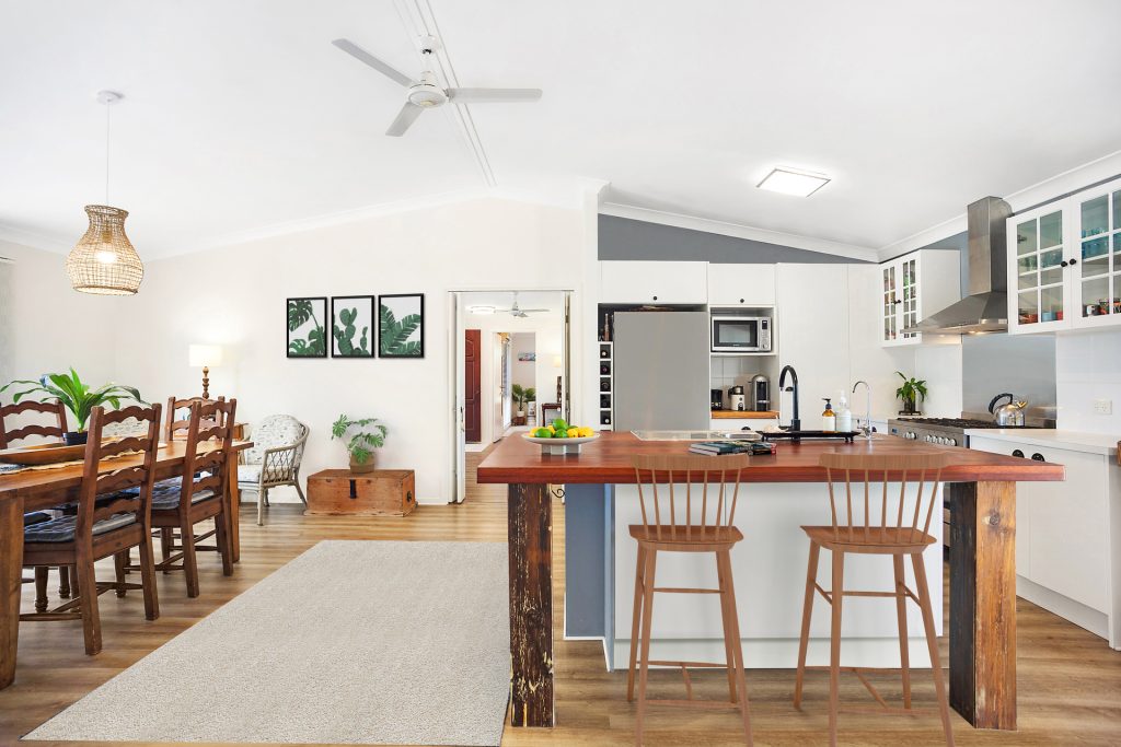 11 Pinelands Drive, Beerwah QLD 4519 - photo 5