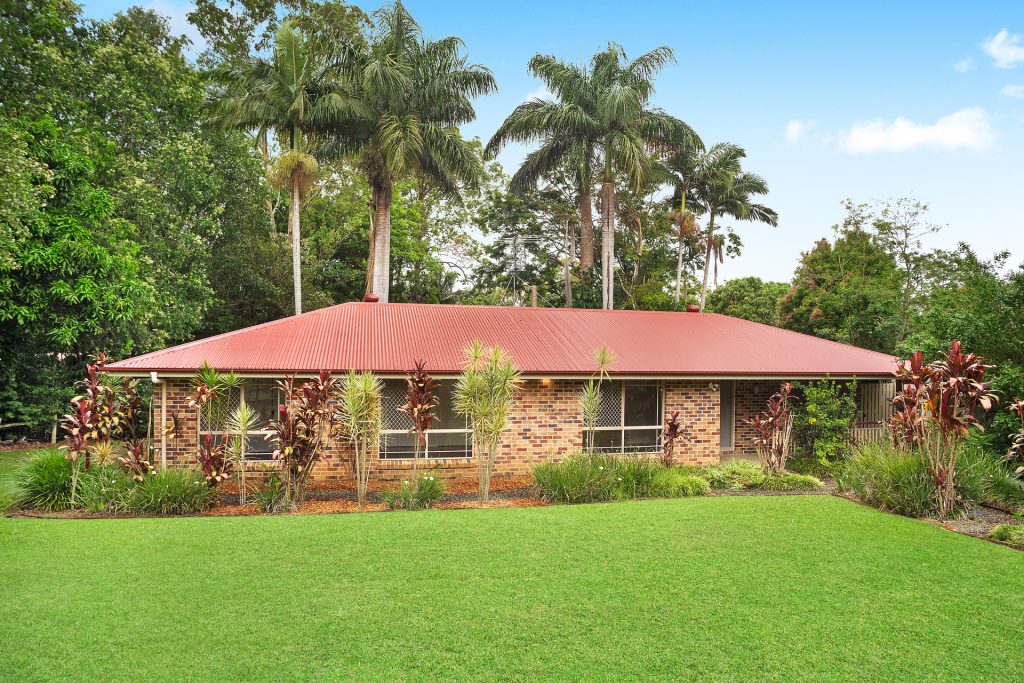 4 Allan Avenue, Glass House Mountains QLD 4518 - photo 2