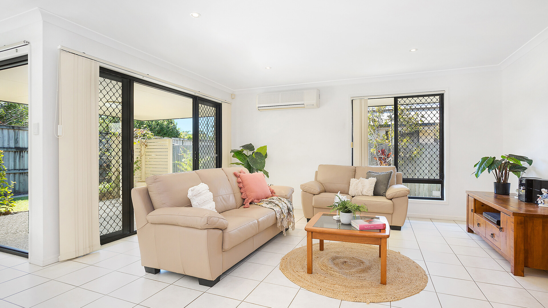 55 Oakdale Circuit, Currimundi QLD 4551 - photo 4