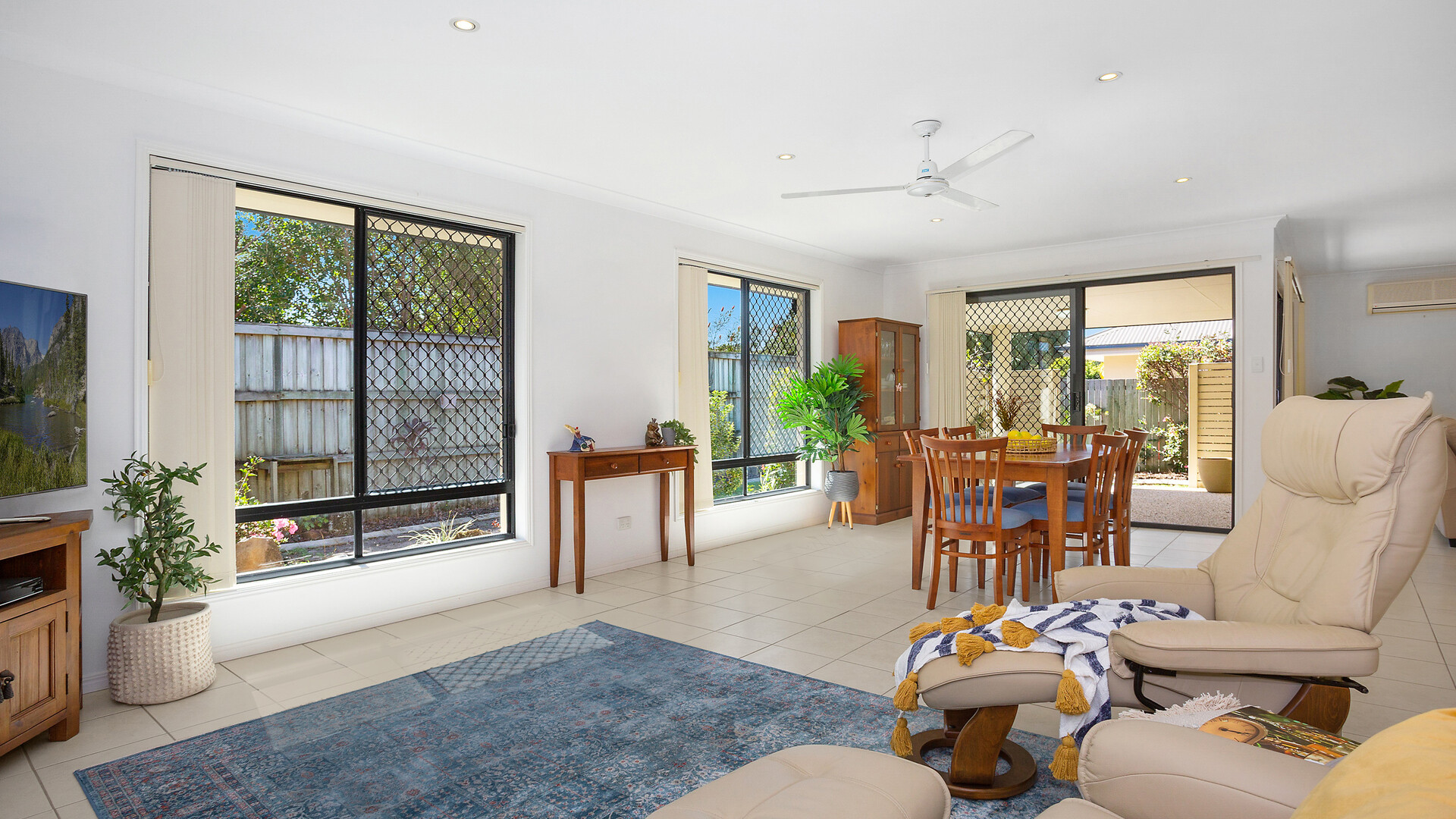 55 Oakdale Circuit, Currimundi QLD 4551 - photo 7