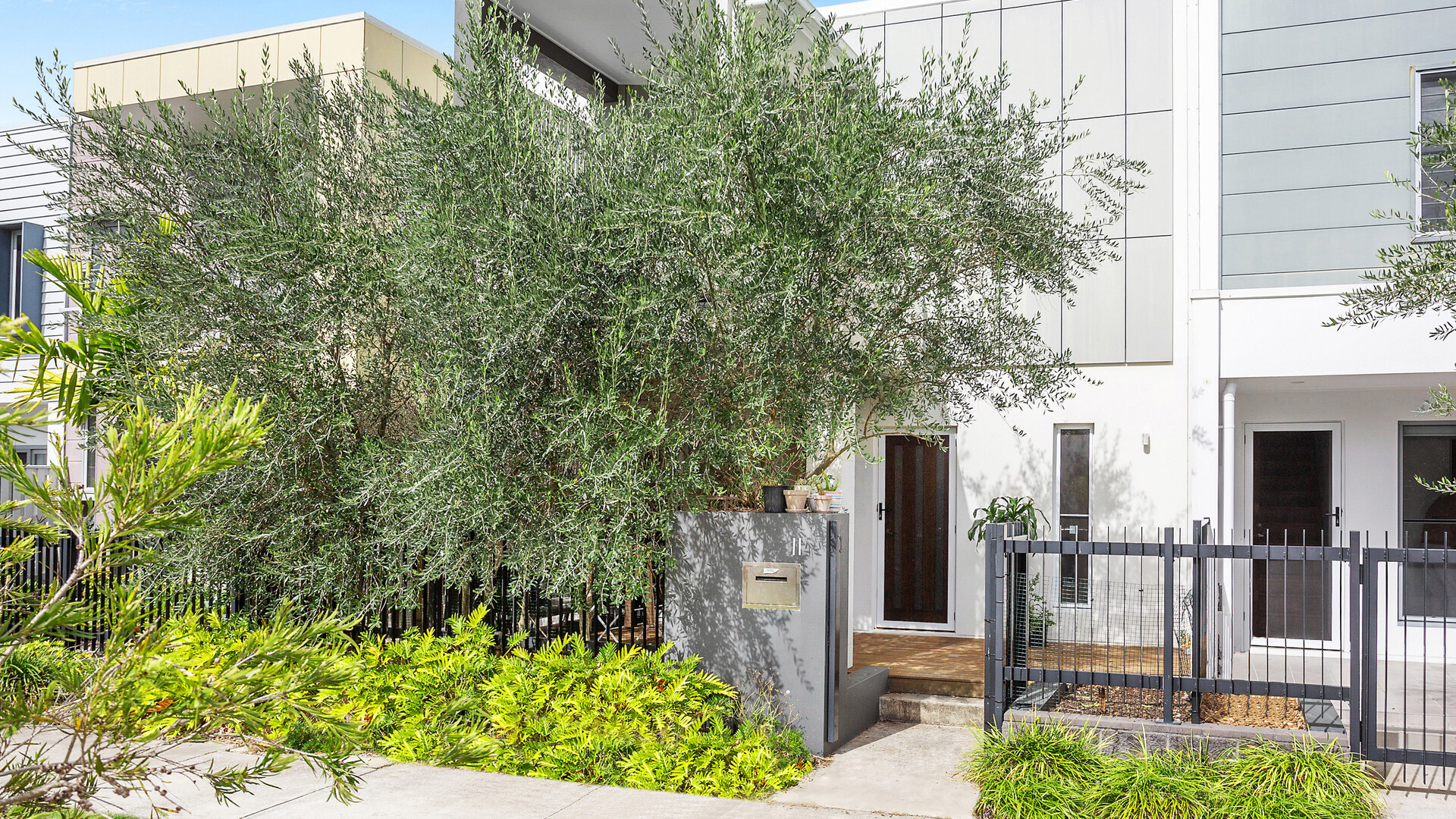 Sold - 11 Lighthouse Circuit - New Property in Birtinya - Real Estate by Mel Hermans