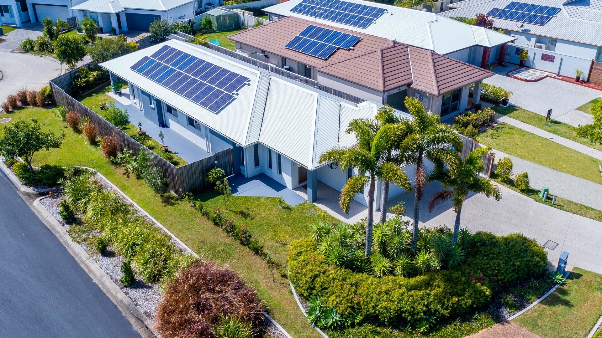 19 Whitehaven Place, Banksia Beach QLD 4507 - photo 2