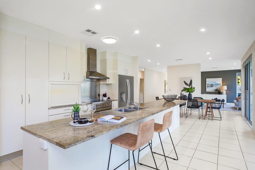 39 Tarawa Street, Kawana Island QLD 4575 - photo 2