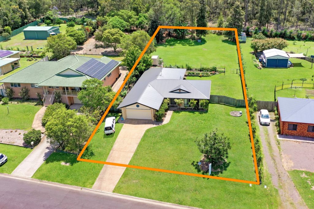 44 Carnarvon Drive, Beerwah QLD 4519 - photo 11