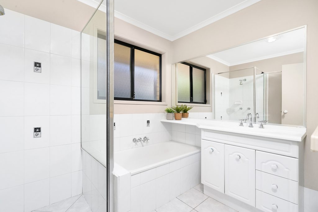 44 Carnarvon Drive, Beerwah QLD 4519 - photo 7