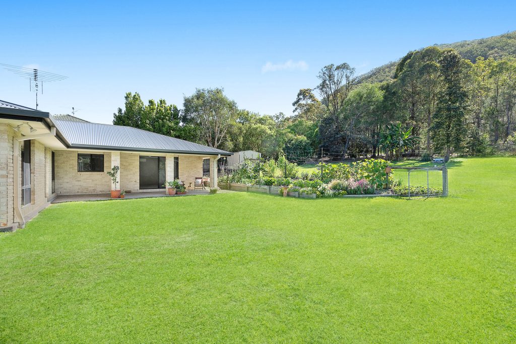 44 Carnarvon Drive, Beerwah QLD 4519 - photo 10