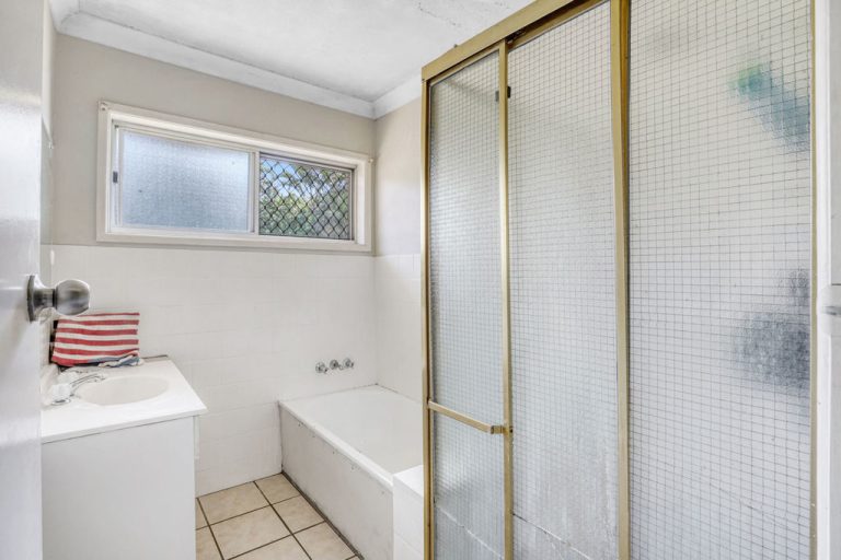 30 Wavell Avenue, Golden Beach QLD 4551 - photo 9