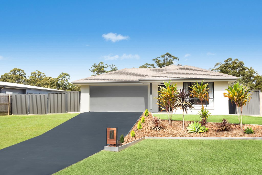 35 Eumeralla Crescent, Landsborough QLD 4550 - photo 2