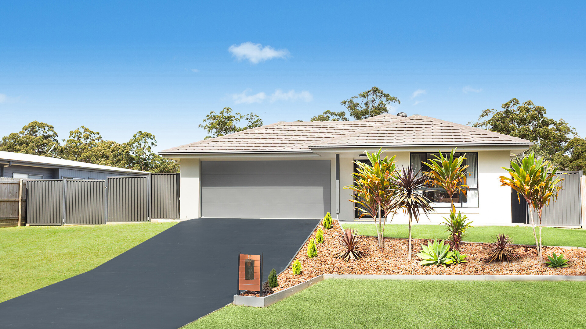 35 Eumeralla Crescent, Landsborough QLD 4550 - photo 2
