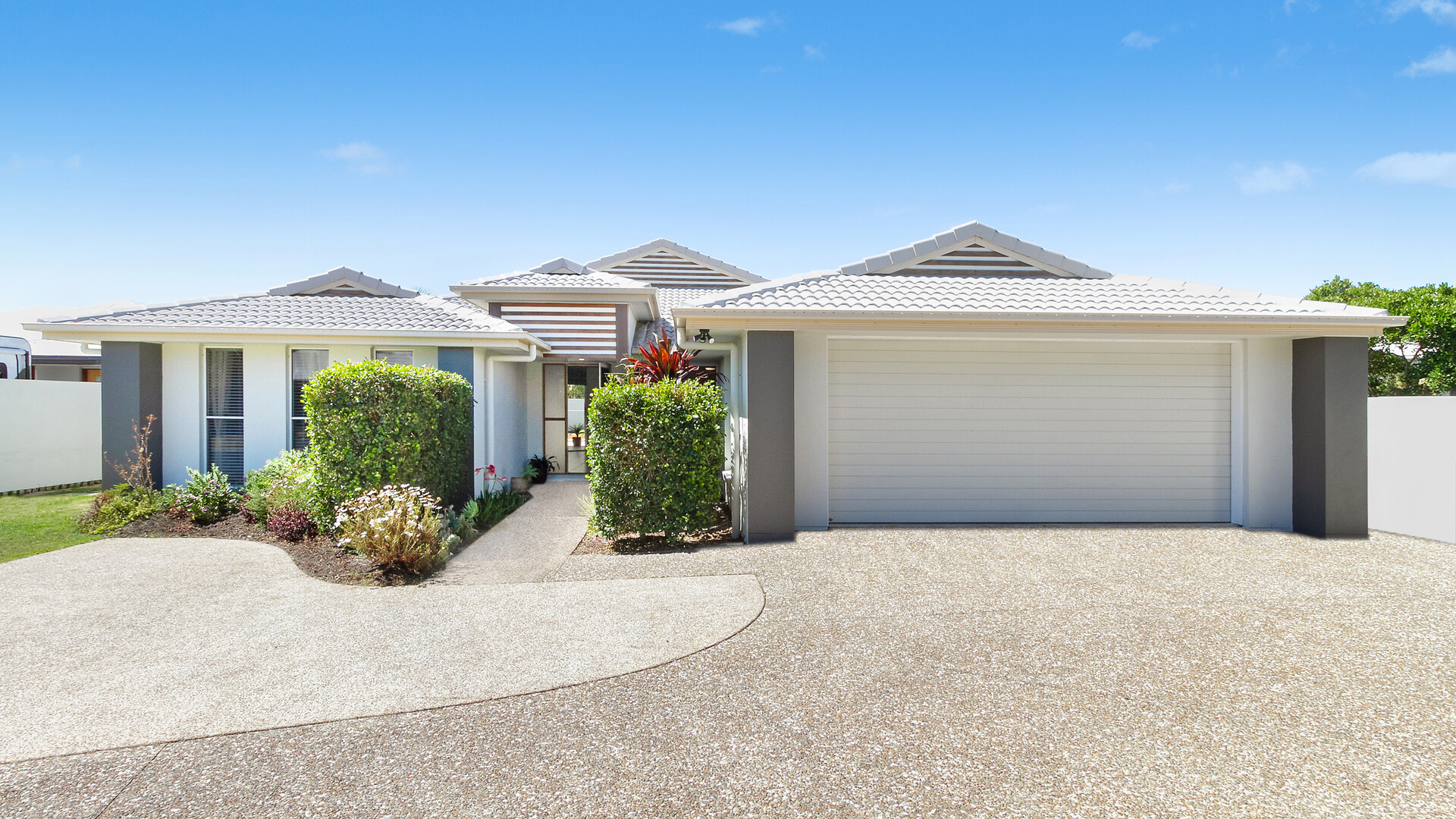 25 Whitehaven Place, Banksia Beach QLD 4507 - photo 2