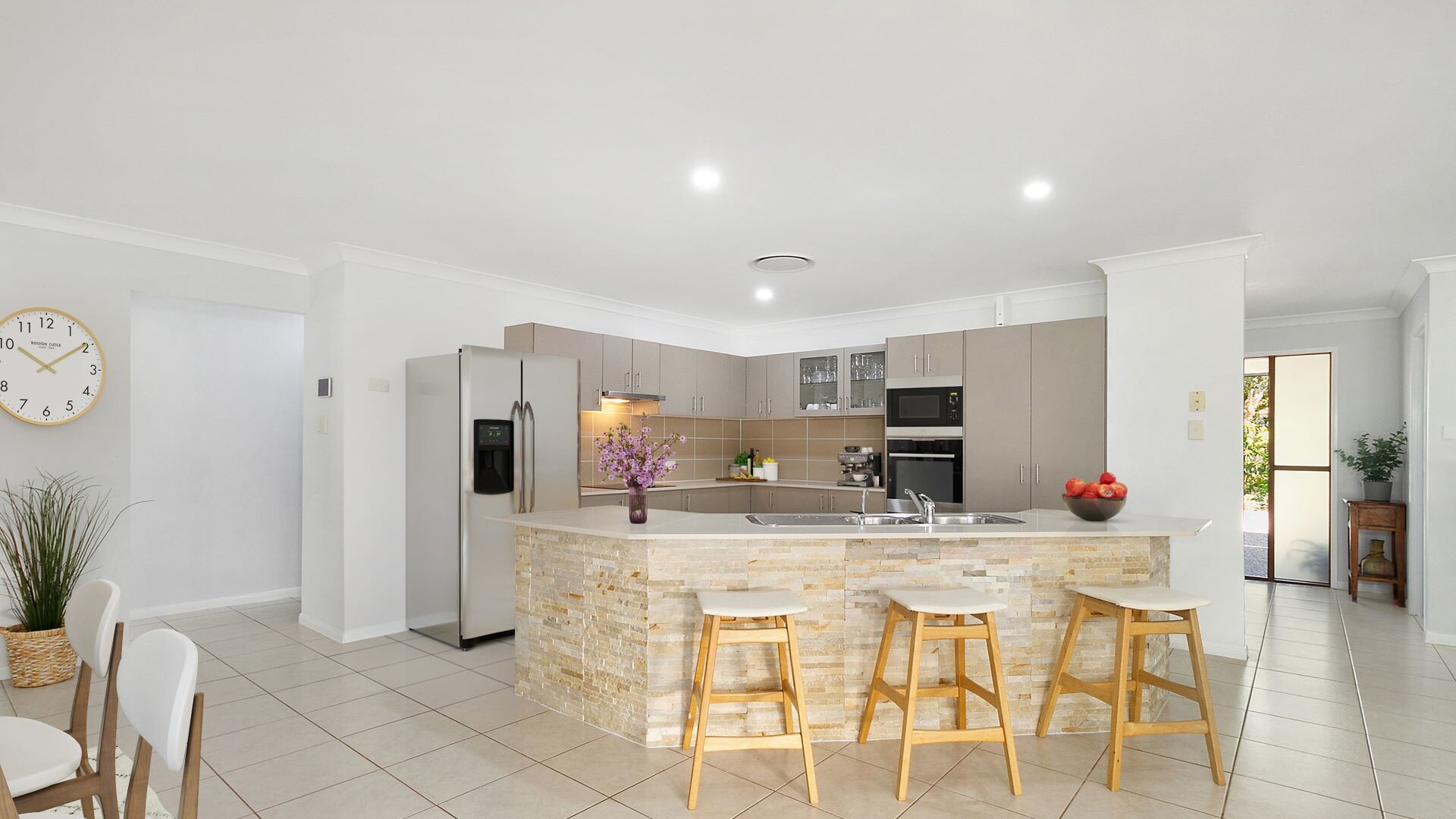 25 Whitehaven Place, Banksia Beach QLD 4507 - photo 3
