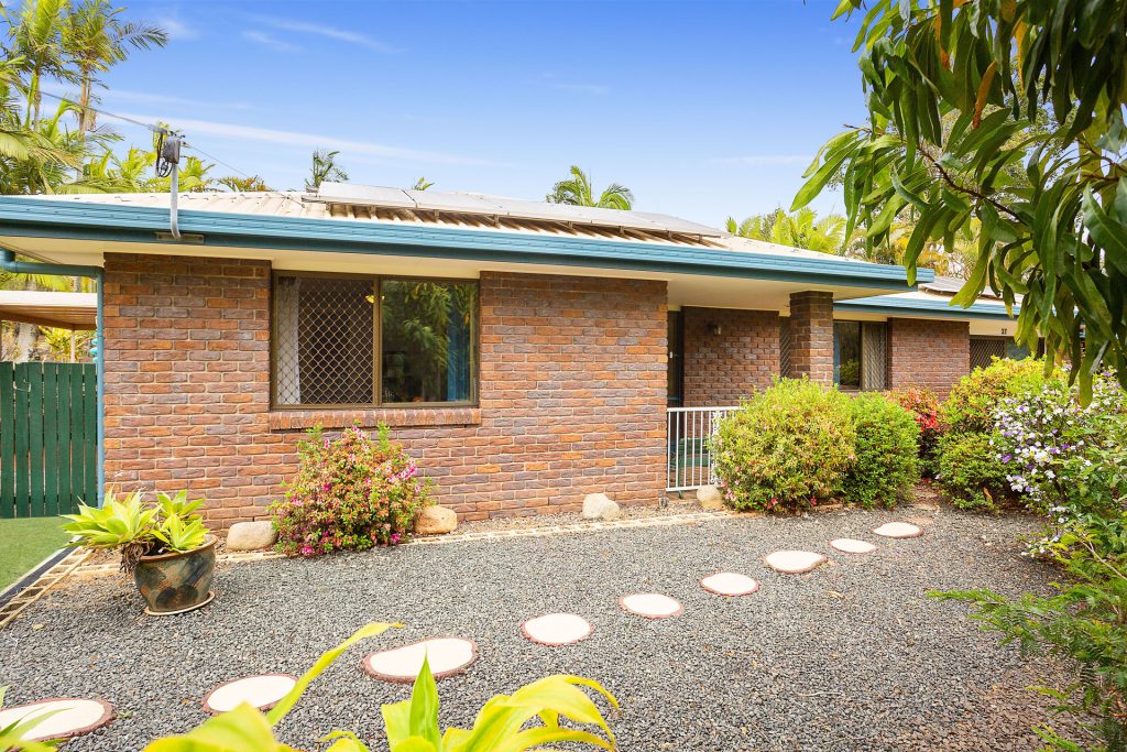 37 Pinelands Drive, Beerwah QLD 4519 - photo 4