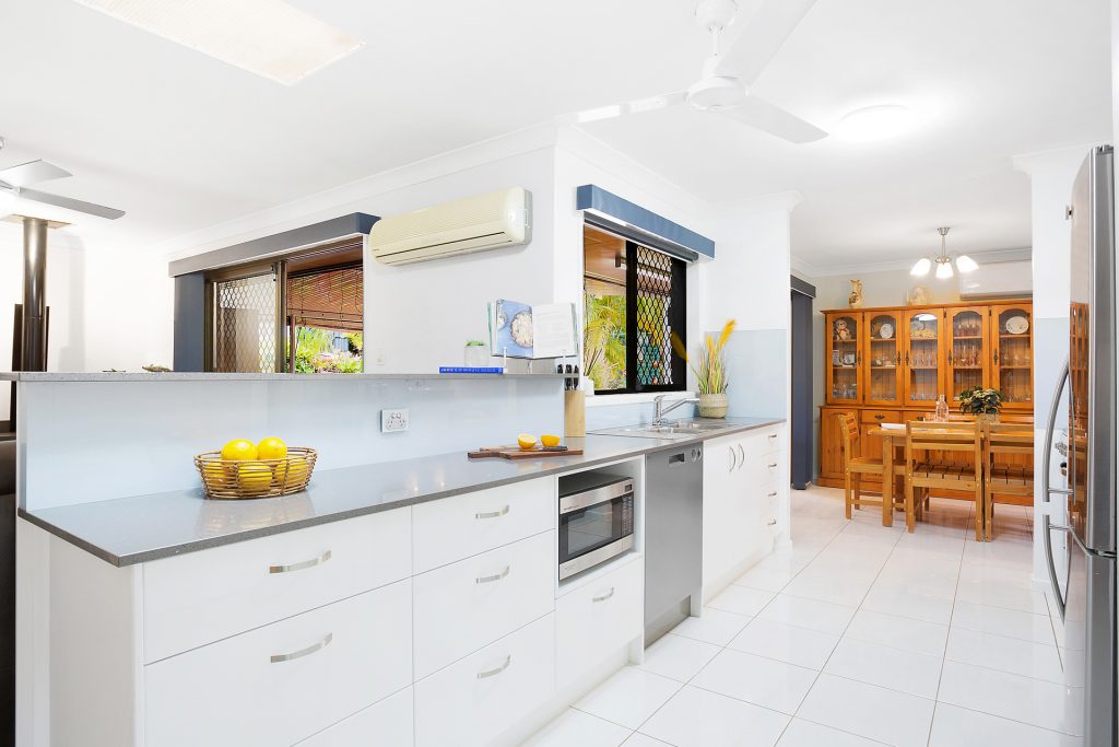 37 Pinelands Drive, Beerwah QLD 4519 - photo 5