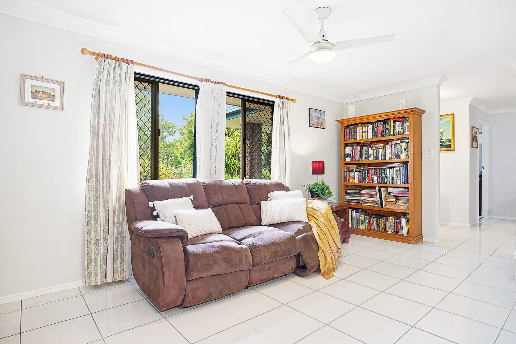 37 Pinelands Drive, Beerwah QLD 4519 - photo 7