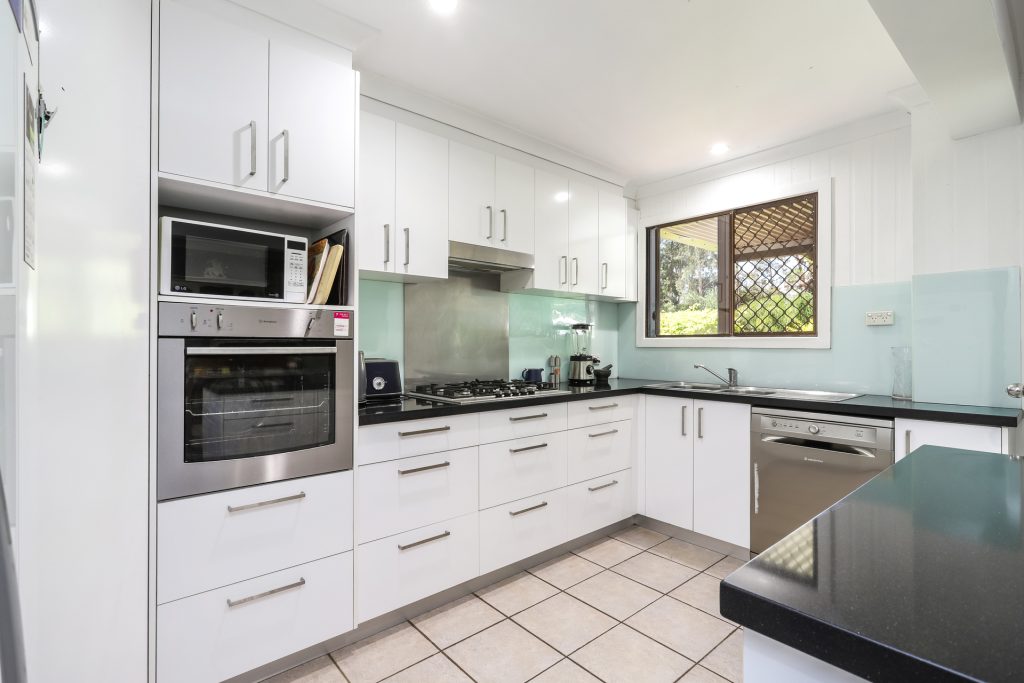 128 Lindeman Road, Beerwah QLD 4519 - photo 4