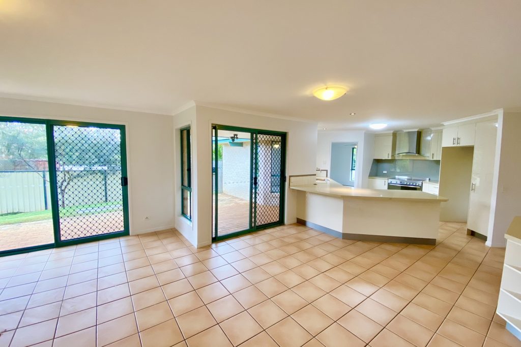 18 Newton Drive, Beerwah QLD 4519 - photo 2