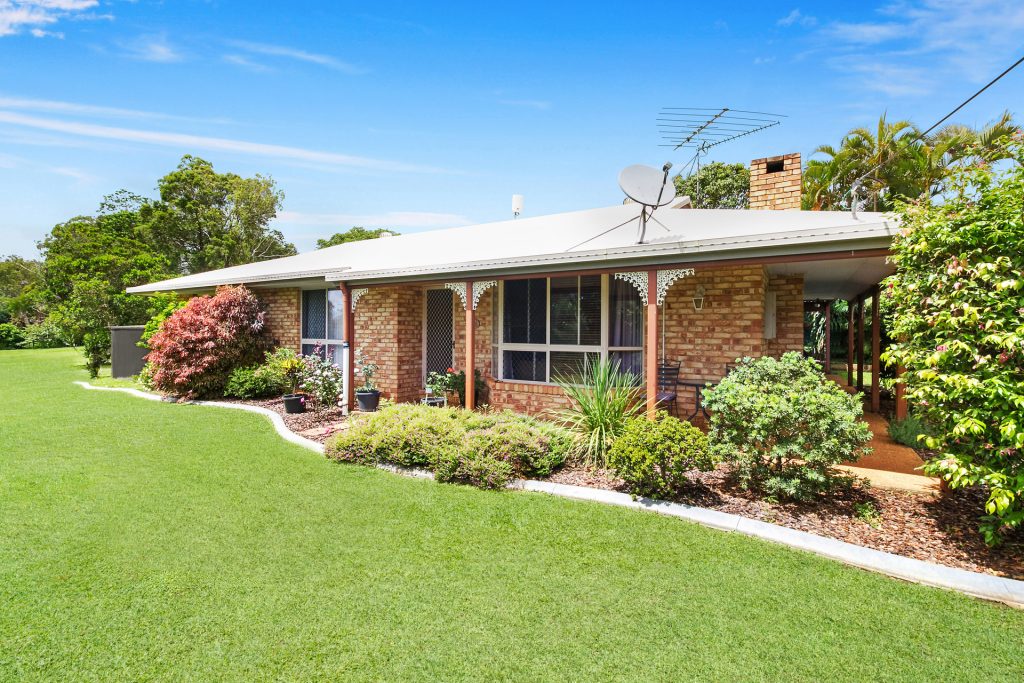 36 Mountain Vista Drive, Glass House Mountains QLD 4518 - photo 2