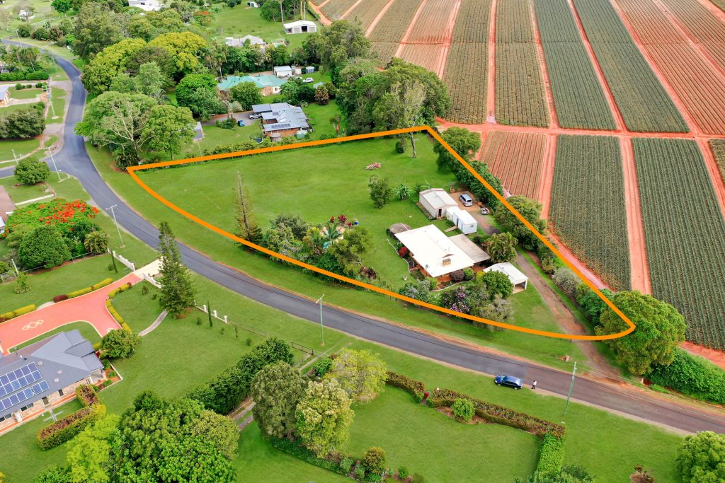 36 Mountain Vista Drive, Glass House Mountains QLD 4518 - photo 12