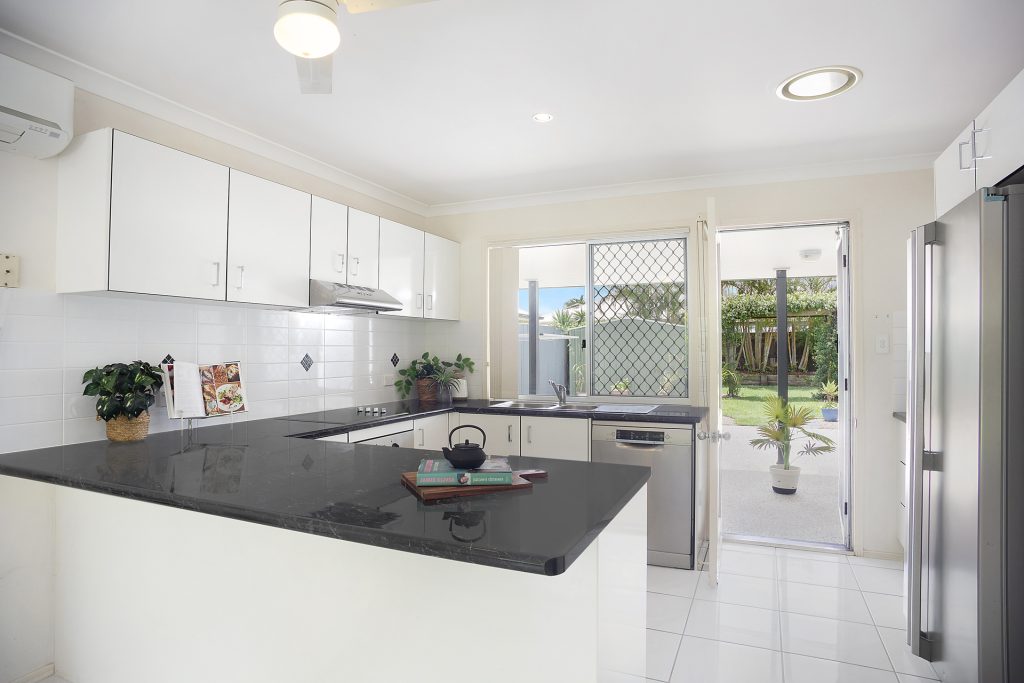 19 Parkside Drive, Beerwah QLD 4519 - photo 4