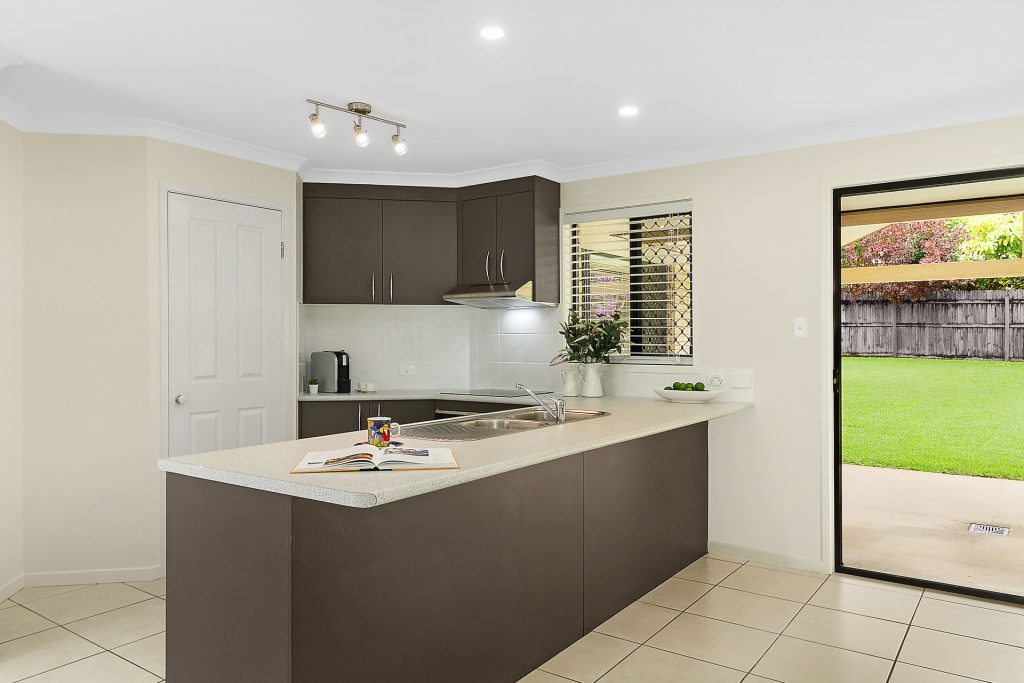 4 Gordon Place, Glass House Mountains QLD 4518 - photo 2