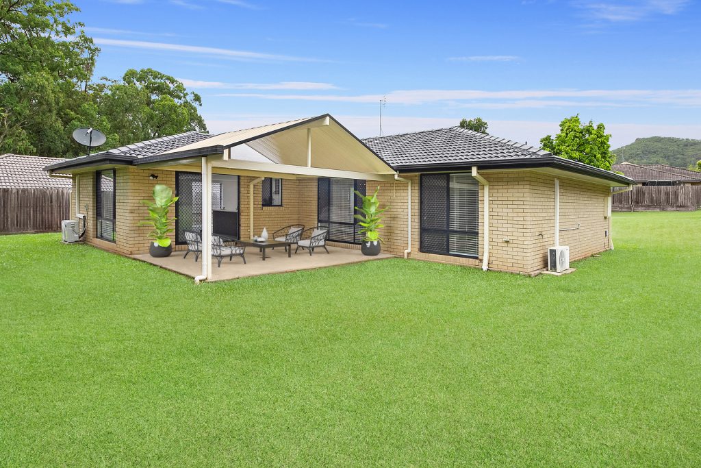 4 Gordon Place, Glass House Mountains QLD 4518 - photo 9