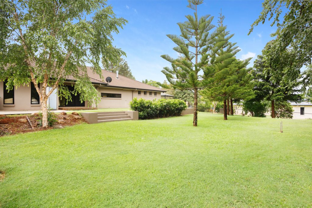 2 Lachlan Crescent, Beerwah QLD 4519 - photo 13