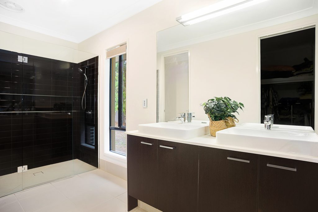 2 Lachlan Crescent, Beerwah QLD 4519 - photo 9