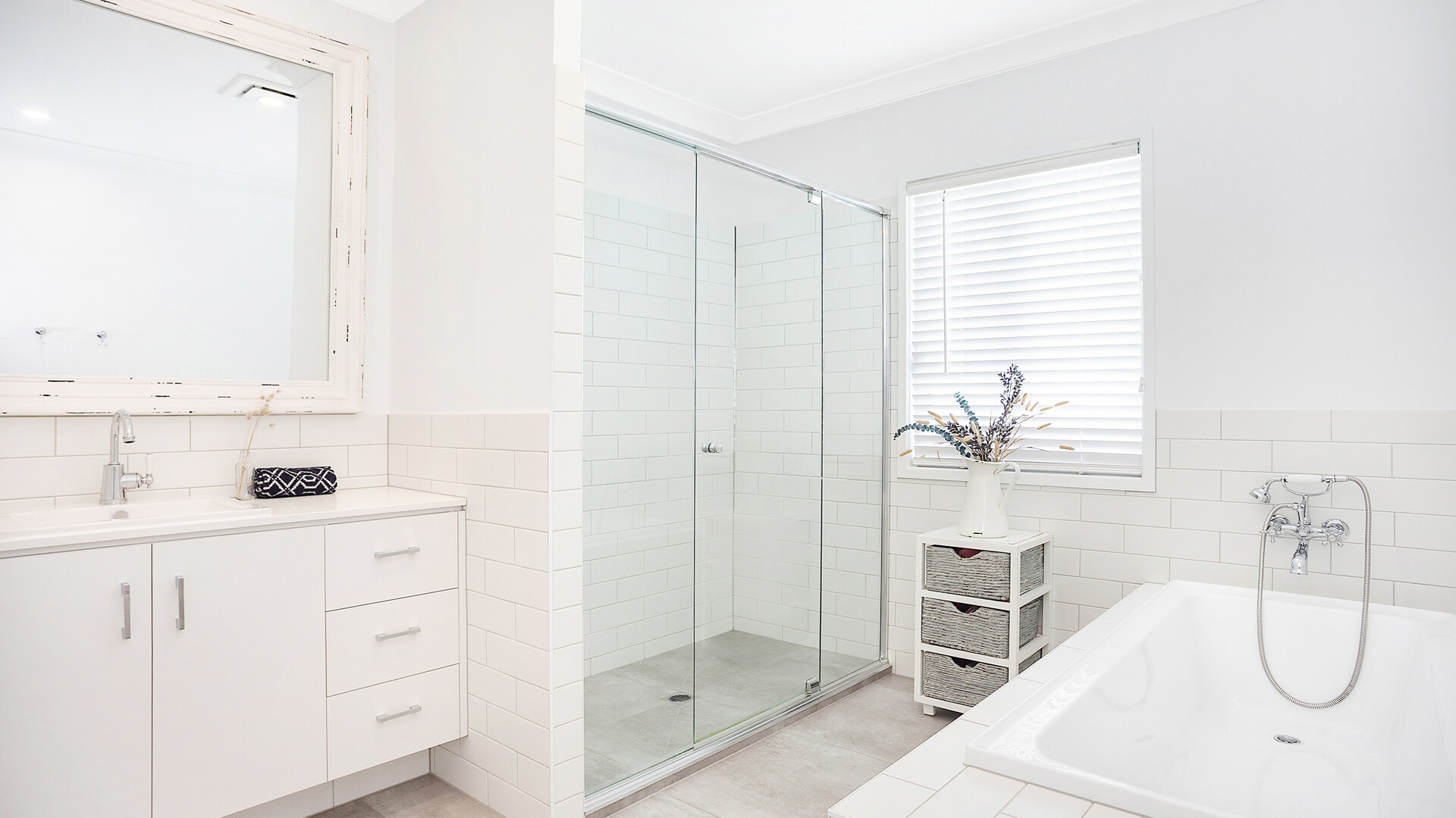 Sold - 15 Waderbird Crescent - New Property in Pelican Waters - Real Estate by  
