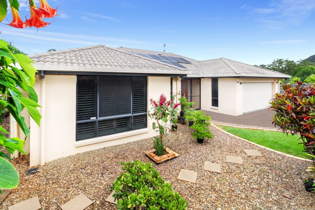 8 Cayenne Court, Glass House Mountains QLD 4518 - photo 3