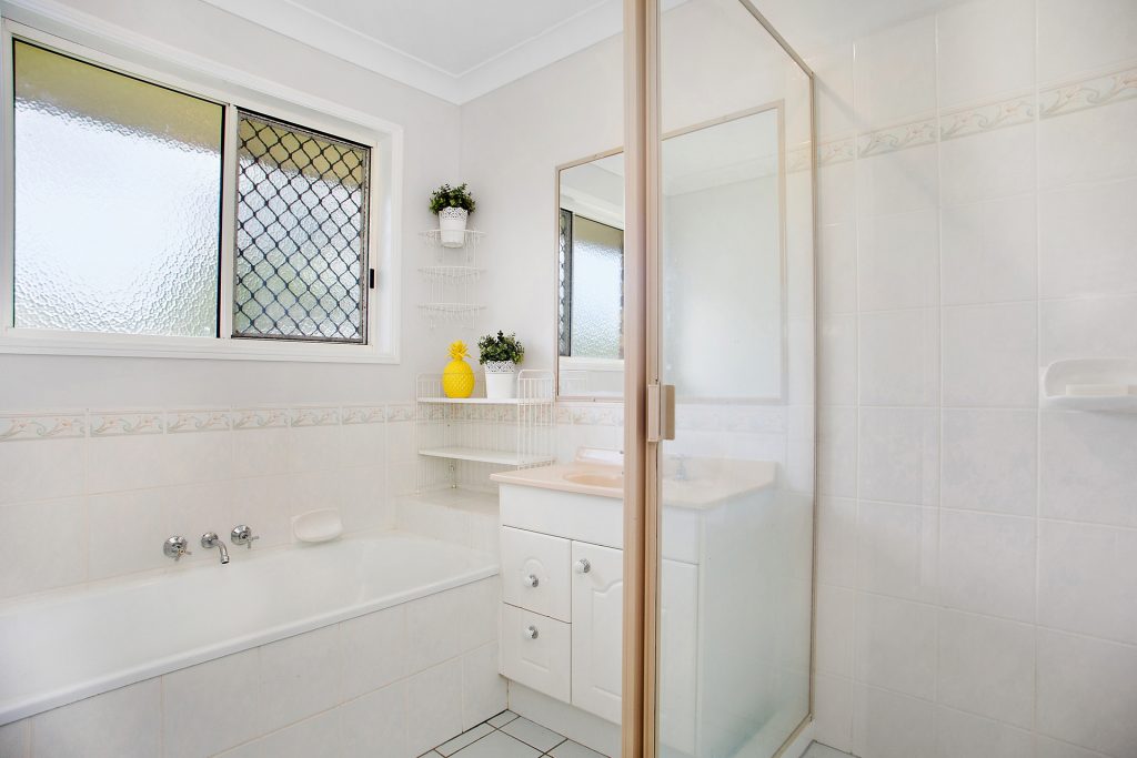40 Parkview Road, Glass House Mountains QLD 4518 - photo 9