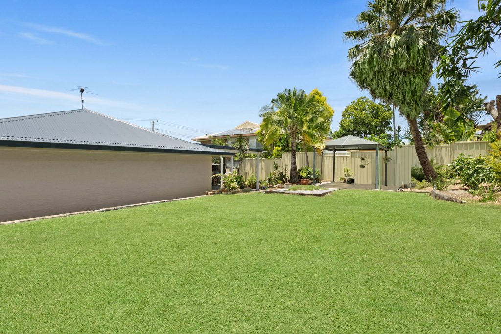 12 Ikara Street, Battery Hill QLD 4551 - photo 13