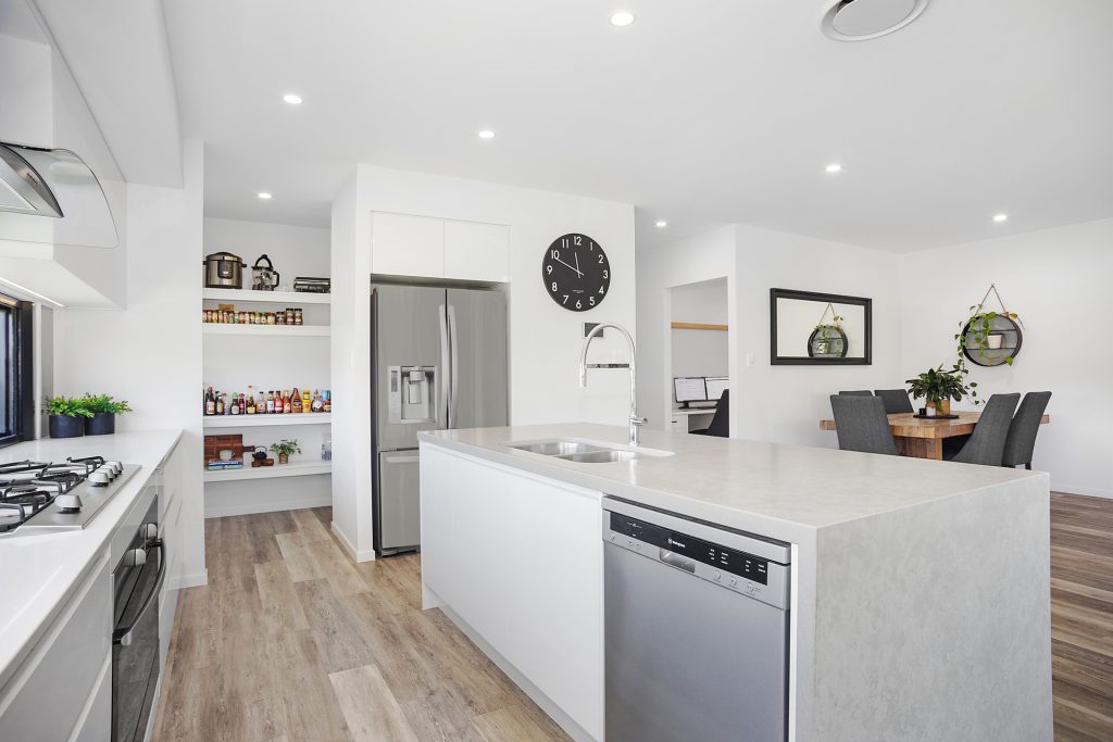 16 Evergreen Way, Beerwah QLD 4519 - photo 5