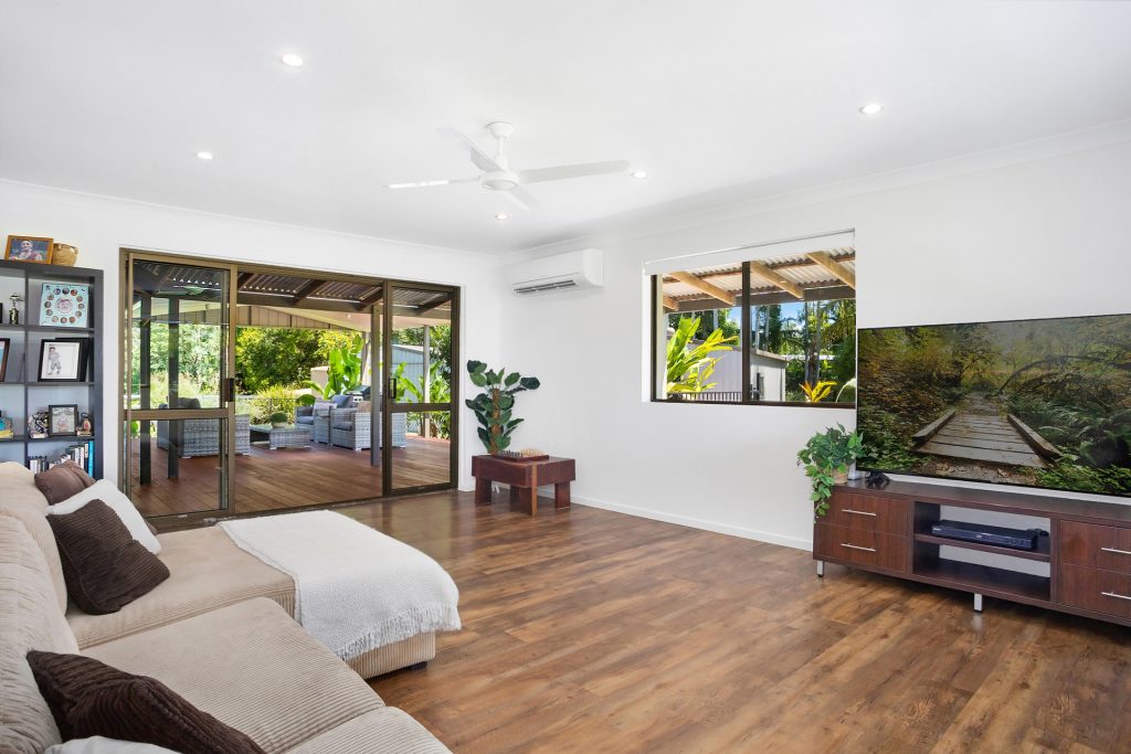 158 Kings Road, Glass House Mountains QLD 4518 - photo 6