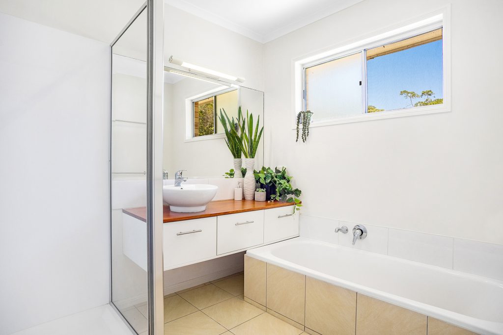 28 Holland Street, Landsborough QLD 4550 - photo 11