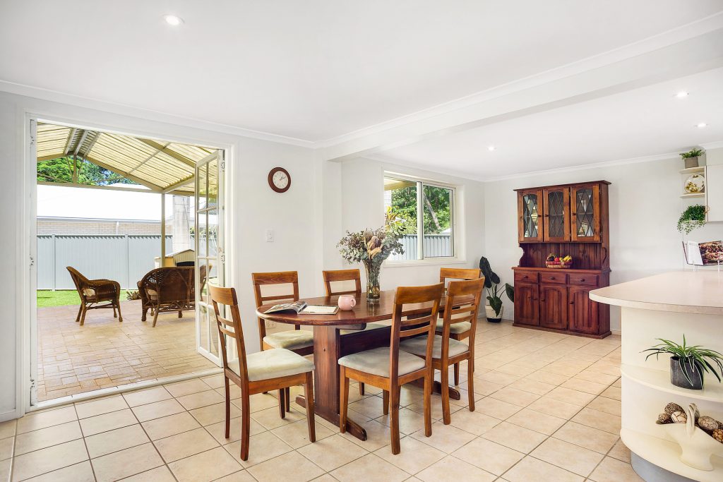 28 Holland Street, Landsborough QLD 4550 - photo 5