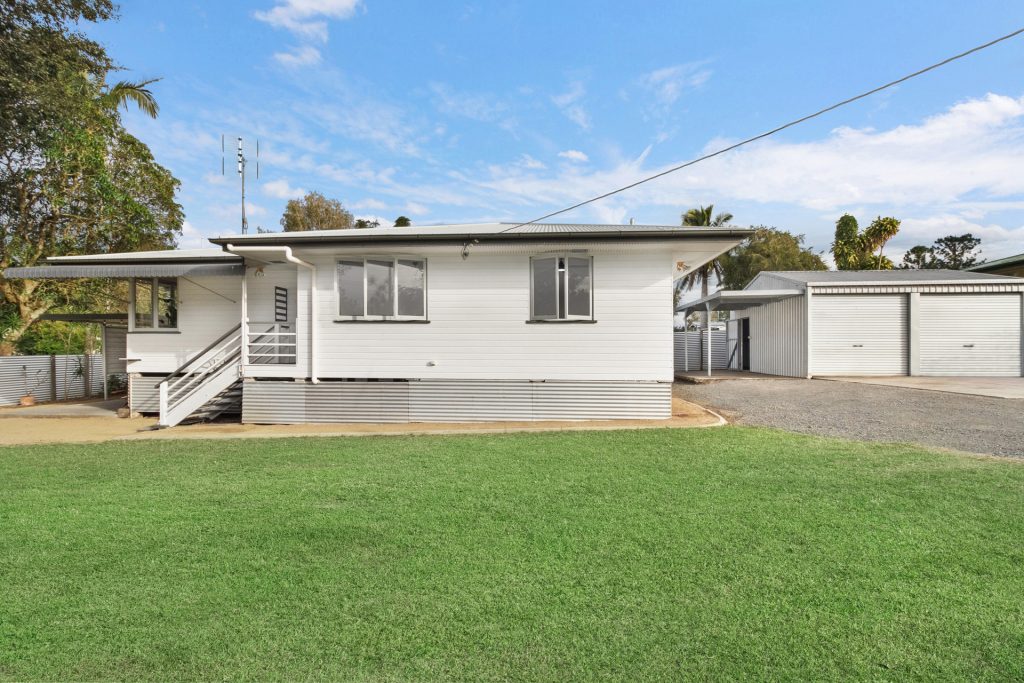 2 Blackbutt Street, Beerwah QLD 4519 - photo 9