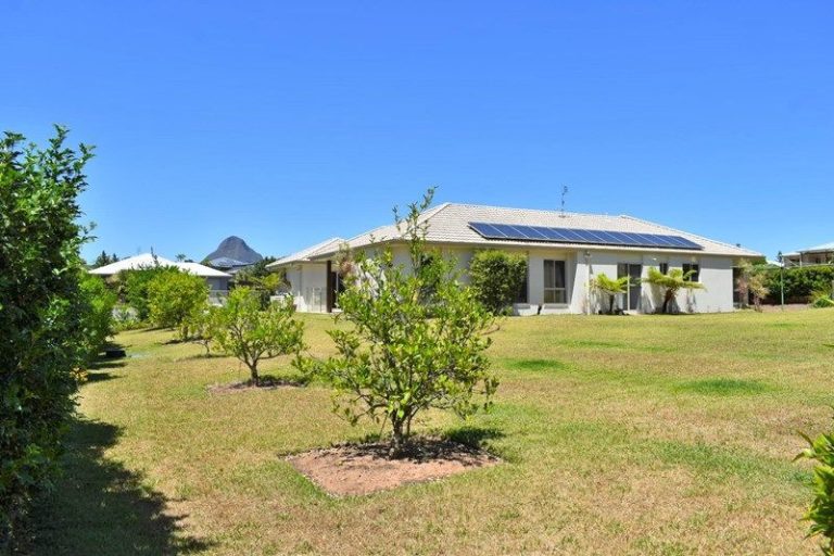6 Hillcrest Court, Beerwah QLD 4519 - photo 3