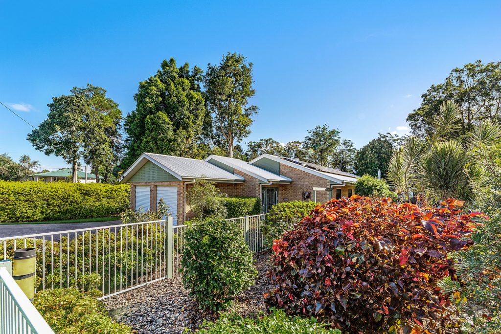 43 Alfs Pinch Road, Beerwah QLD 4519 - photo 2