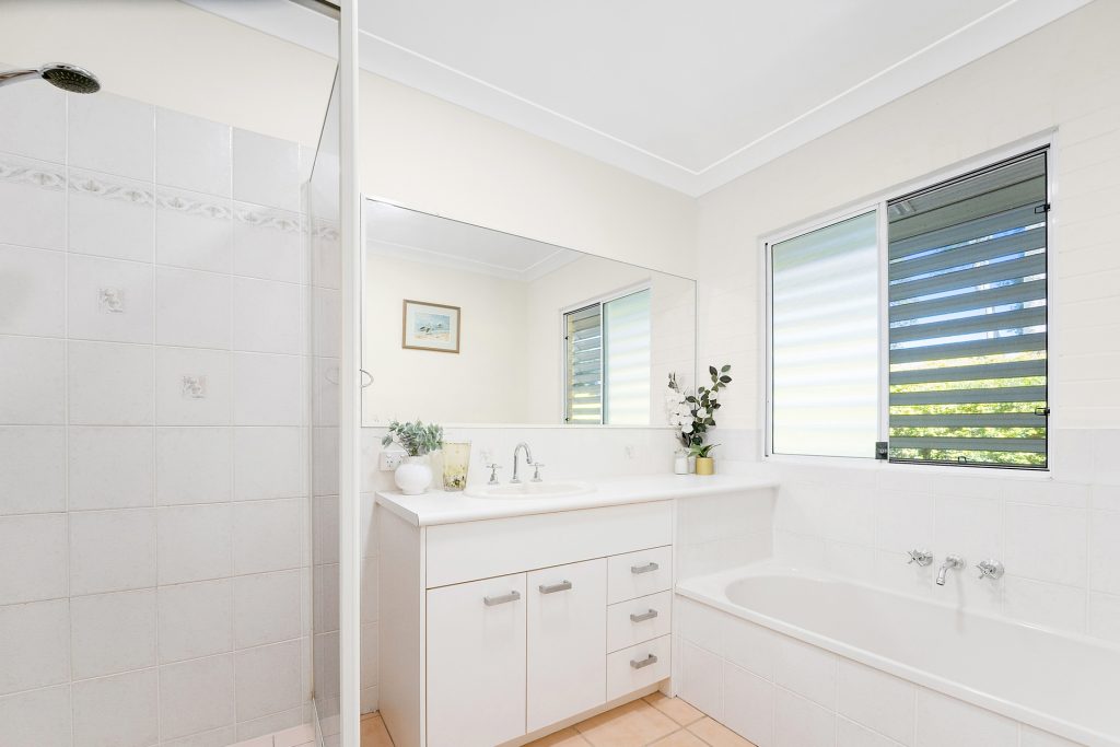 43 Alfs Pinch Road, Beerwah QLD 4519 - photo 9
